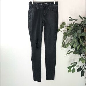 Black Universal Thread Ripped Curvy Skinny Jeans